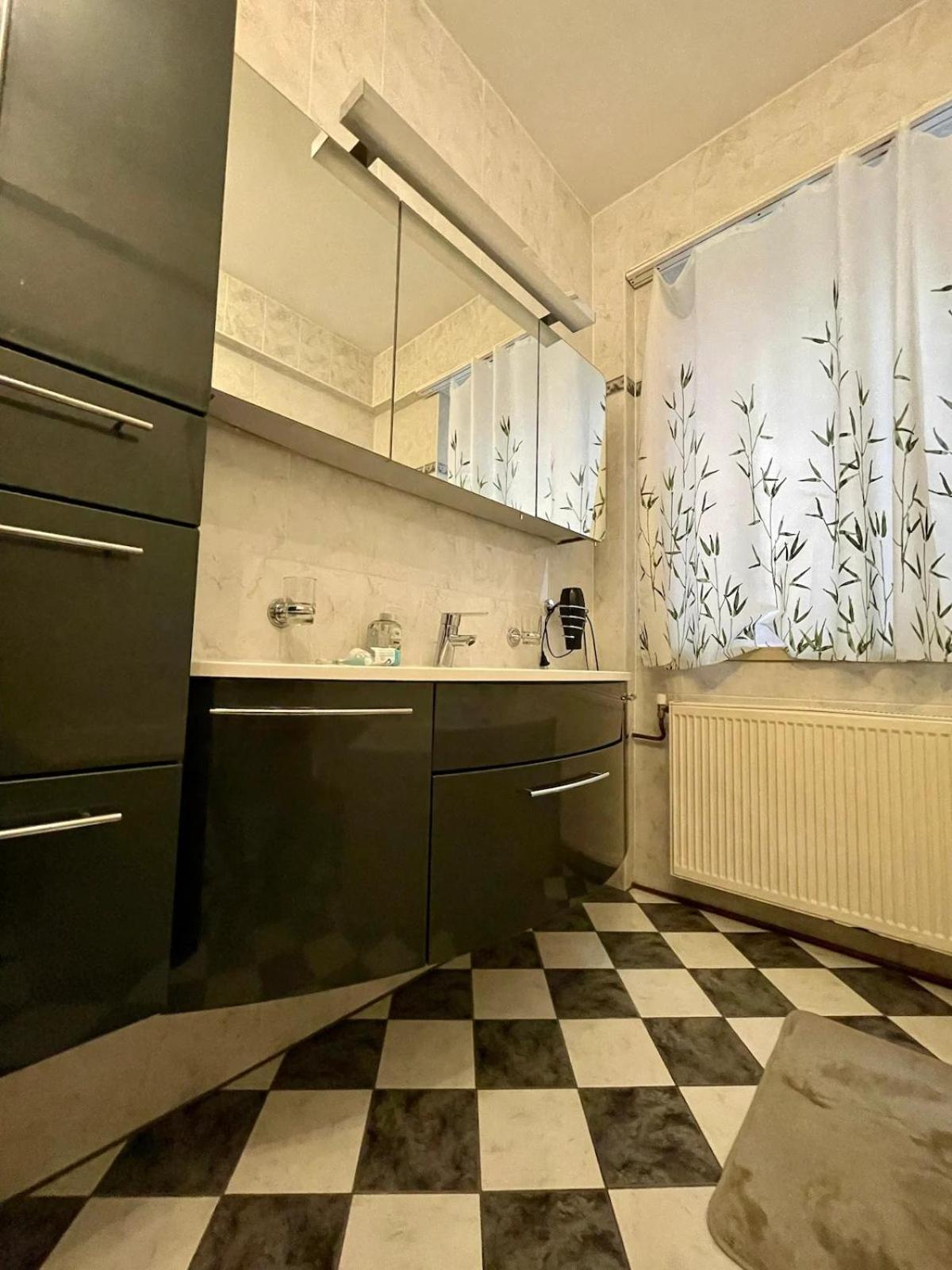 Gemutliche Wohnung Mit Super Lage Виена Екстериор снимка